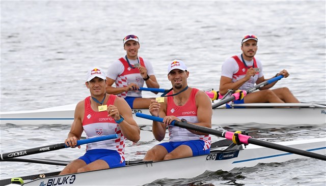 Martin Sinkovic (b), Valent Sinkovic (s), Men's Pair, Croatia, gold, 2021 World Rowing Cup III, Sabaudia, Italy / Detlev Seyb/MyRowingPhoto.com