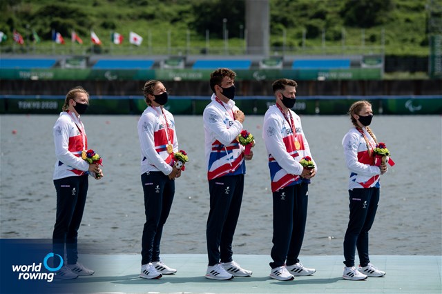 James Fox (b), Oliver Stanhope, Ellen Buttrick, Giedre Rakauskaite (s), Erin Kennedy (c), PR3 Mixed coxed four, Great Britain, 2020 Paralympic Games Regatta, Tokyo, Japan / World Rowing/Benedict Tufnell