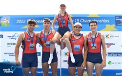Hamdi Okan Atmaca (b), Fatih Mehmet Avci, Yusuf Ziya Ates, Alper Sevket Eren (s), Tuana Fatma Yildiz (c), Men's Coxed Four, Turkey, Gold, 2022 European Rowing Under 19 Championships, Varese, Italy / Detlev Seyb/MyRowingPhoto.com