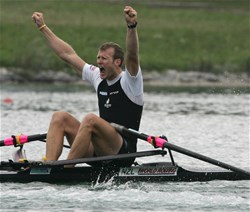 Mahe Drysdale from New Zealand celebrates his victory in the men's single sculls at the 2007 World Rowing Championships in Munich, Germany.