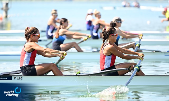 Alessia Palacios (b), Valeria Palacios (s), Lightweight Women's Pair, Peru, 2022 World Rowing Under 19 & Under 23 Championships, Varese, Italy / Detlev Seyb/MyRowingPhoto.com