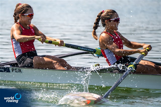 Alessia Palacios (b), Valeria Palacios (s), Lightweight Women's Pair, Peru, 2022 World Rowing Under 19 & Under 23 Championships, Varese, Italy / World Rowing/Benedict Tufnell