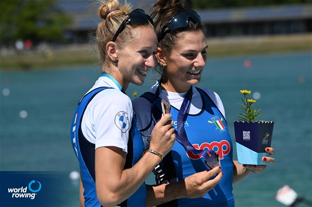 Valentina Rodini (b), Federica Cesarini (s), Lightweight Women's Double Sculls, Italy, Bronze, 2022 European Rowing Championships, Munich, Germany / Detlev Seyb/MyRowingPhoto.com
