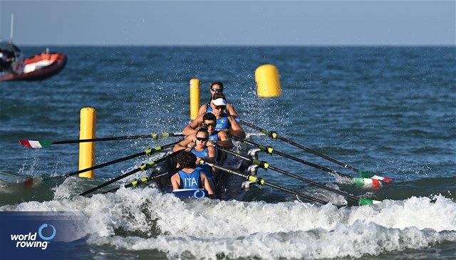 Maria Elena Zerboni (b), Gustavo Ferrio, Lorenzo Gaione, Samantha Premerl (s), Filippo Wiesenfeld (c), Coastal Mixed Coxed Quadruple Sculls, Italy, 2023 World Rowing Beach Sprint Finals, Barletta, Puglia, Italy / Detlev Seyb / MyRowingPhoto.com