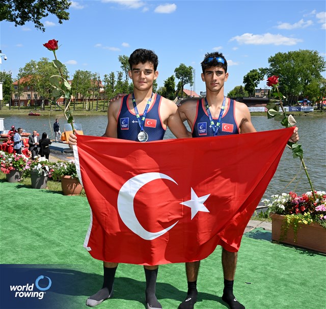 Muhammed Enes Kilic (b), Can Yuce (s), Under 19 Men's Pair, Turkiye, Silver, 2025 European Rowing Under 19 Championships, Kruszwica, Poland / © Detlev Seyb / MyRowingPhoto.com